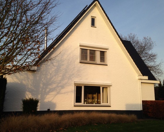 Huis wit geverfd